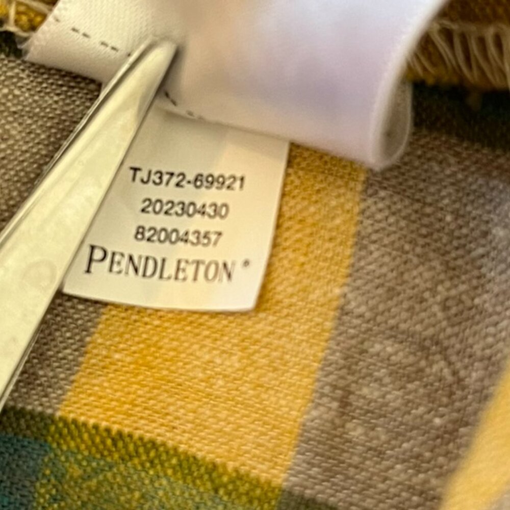 Pendleton Woman's Flora Linen-Blend Farmhouse Pea… - image 5
